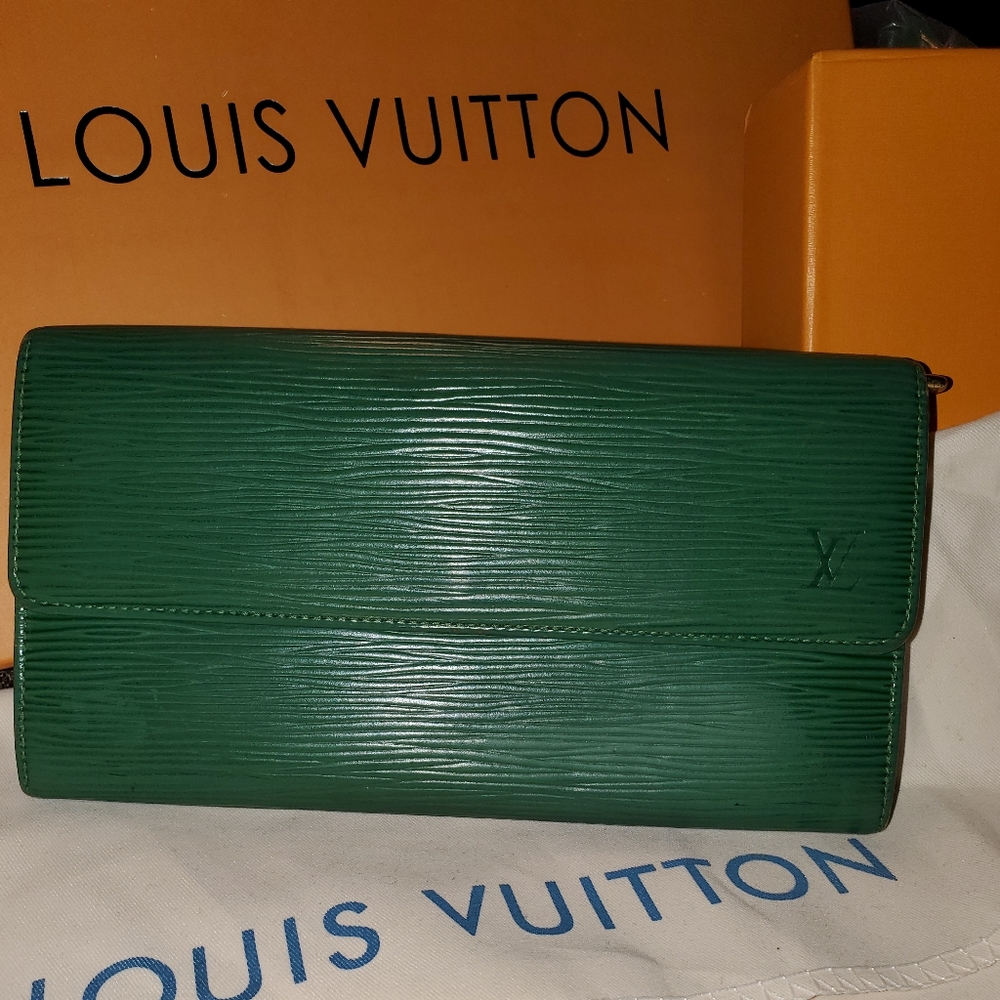 Authentic Louis Vuitton Epi Wallet.